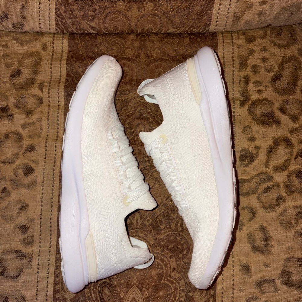 Apl Techloom Breeze White Performance Athletic Sh… - image 4